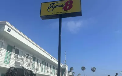 Super 8 by Wyndham Oceanside Downtown