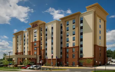 Hampton Inn & Suites Falls Church