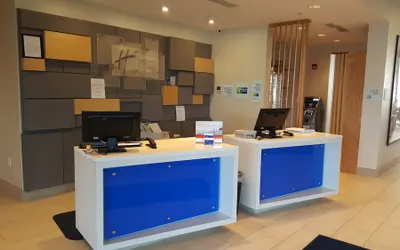 Holiday Inn Express & Suites Toledo West by IHG