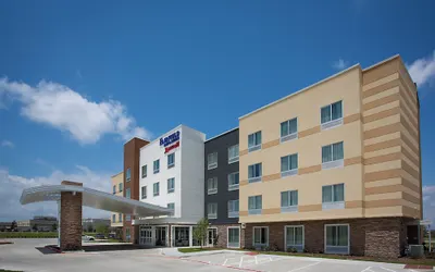 Fairfield Inn & Suites Dallas West/i-30