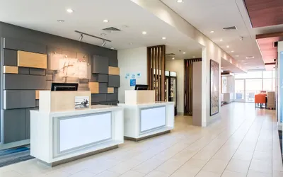 Holiday Inn Express & Suites Madison by IHG