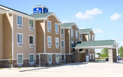 Cobblestone Hotel & Suites – Devils Lake