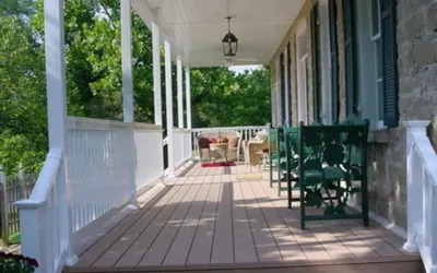 Stone Haus Bed & Breakfast