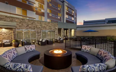 Courtyard by Marriott Omaha Bellevue Beardmore Event Center