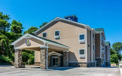 Cobblestone Hotel & Suites - Erie