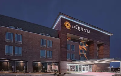 La Quinta Inn & Suites by Wyndham Dallas Grand Prairie North