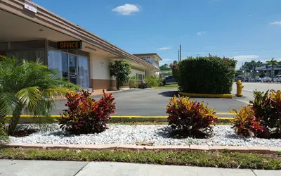 Parkway Inn Airport Motel Miami