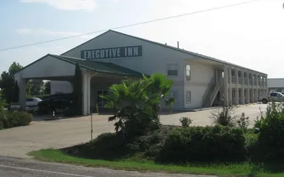 Executive Inn & Suites Schulenburg