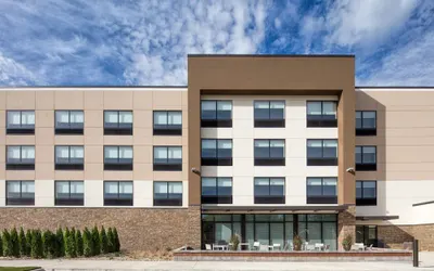 Holiday Inn Express & Suites East Peoria - Riverfront, an IHG Hotel