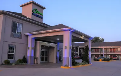 Catoosa Inn & Suites