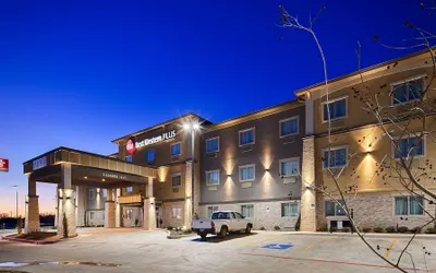 Best Western Plus Lonestar Inn & Suites