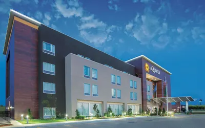 La Quinta Inn & Suites by Wyndham Tulsa Broken Arrow