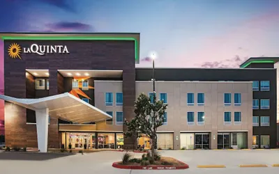 La Quinta Inn & Suites by Wyndham McAllen La Plaza Mall