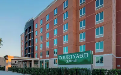 Courtyard by Marriott New York Queens/Fresh Meadows