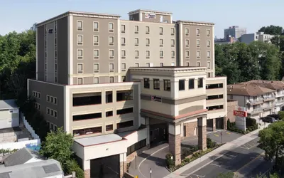 Best Western Premier NYC Gateway Hotel