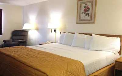 Capital O Amerihost Inn and Suites Mexico Hwy 54 MO