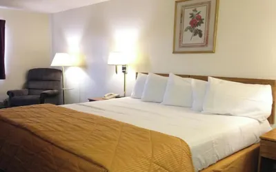 Capital O Amerihost Inn and Suites Mexico Hwy 54 MO