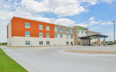 Holiday Inn Express & Suites Chadron, an IHG Hotel