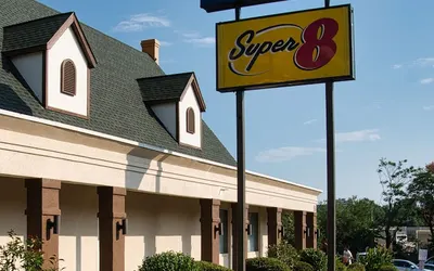 Super 8 by Wyndham Alexandria/Washington D.C. Area