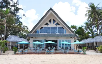 Surfrider Resort Hotel