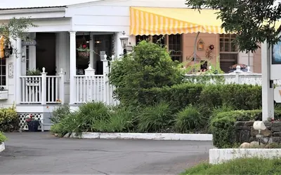 Admiral Motel