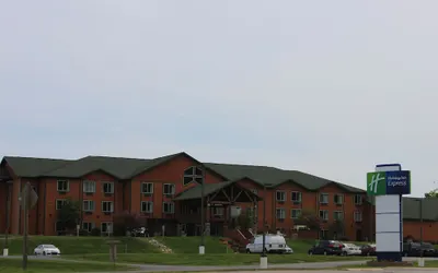 Holiday Inn Express Munising-Lakeview, an IHG Hotel