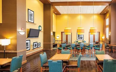 Hampton Inn & Suites Chesapeake-Square Mall