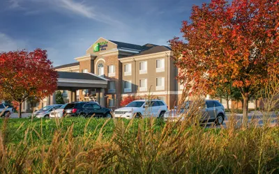 Holiday Inn Express & Suites Bellevue by IHG