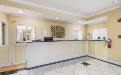 Bryant Inn & Suites