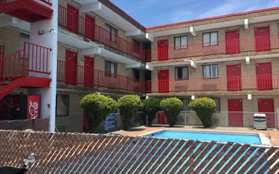 Cloud 9 Inn