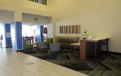 Holiday Inn Express & Suites Spring Hill by IHG