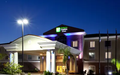 Holiday Inn Express & Suites Spring Hill, an IHG Hotel