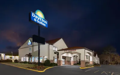 Days Inn & Suites by Wyndham Seaford