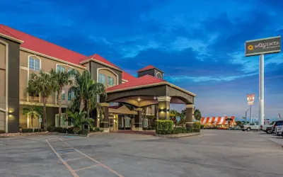 La Quinta Inn & Suites by Wyndham Corpus Christi Airport