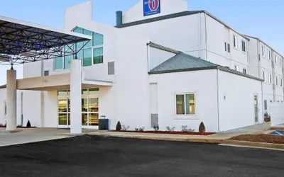 Motel 6 Montgomery, AL - Airport
