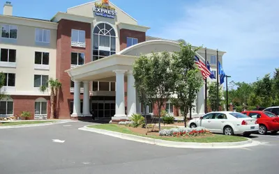 Holiday Inn Express Hotel & Suites Charleston-North, an IHG Hotel