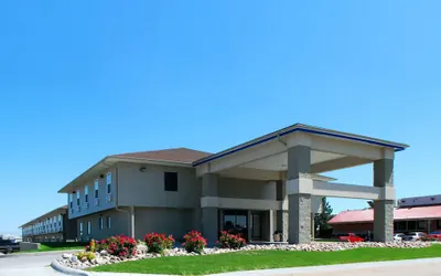 Econo Lodge Inn & Suites