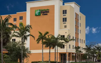 Holiday Inn Express & Suites Fort Lauderdale Airport South, an IHG Hotel