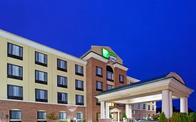Holiday Inn Express Hotel & Suites Detroit - Utica, an IHG Hotel