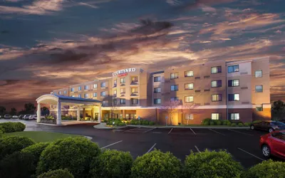 Courtyard by Marriott Fayetteville