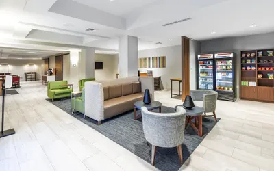 Holiday Inn Express & Suites West, an IHG Hotel