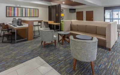 Holiday Inn Express Indianapolis - Southeast, an IHG Hotel