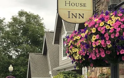 River House Inn, a Baymont by Wyndham