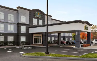 La Quinta Inn & Suites by Wyndham Mt. Laurel - Philadelphia