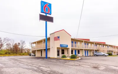Motel 6 Mount Vernon, IL