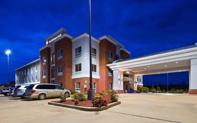 Best Western Plus Philadelphia-Choctaw Hotel and Suites