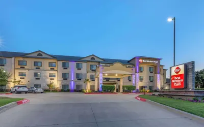 Best Western Plus Mansfield Inn & Suites