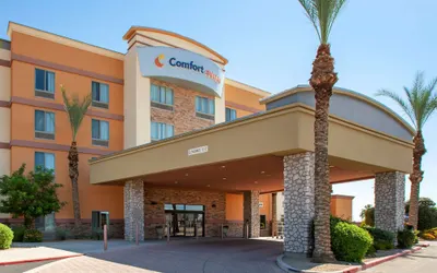 Comfort Suites Glendale - State Farm Stadium Area