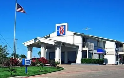 Motel 6 Lancaster, TX - DeSoto - Lancaster