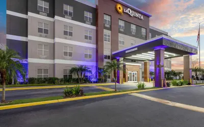 La Quinta Inn & Suites by Wyndham Tampa Central